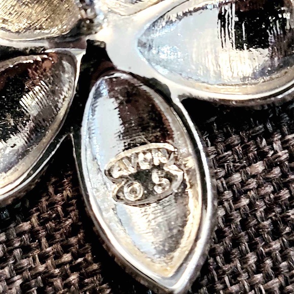 AVON Stamped Vintage Silver Cherry Blossom Flower Choker Necklace & Earrins Set - Picture 5 of 6